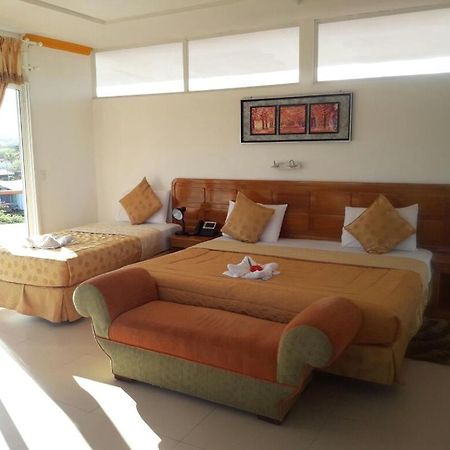 Hotel Dejavu Puerto Ayora  Extérieur photo