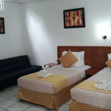 Hotel Dejavu Puerto Ayora  Extérieur photo
