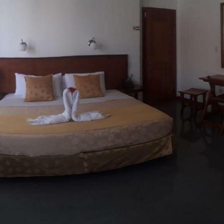 Hotel Dejavu Puerto Ayora  Extérieur photo