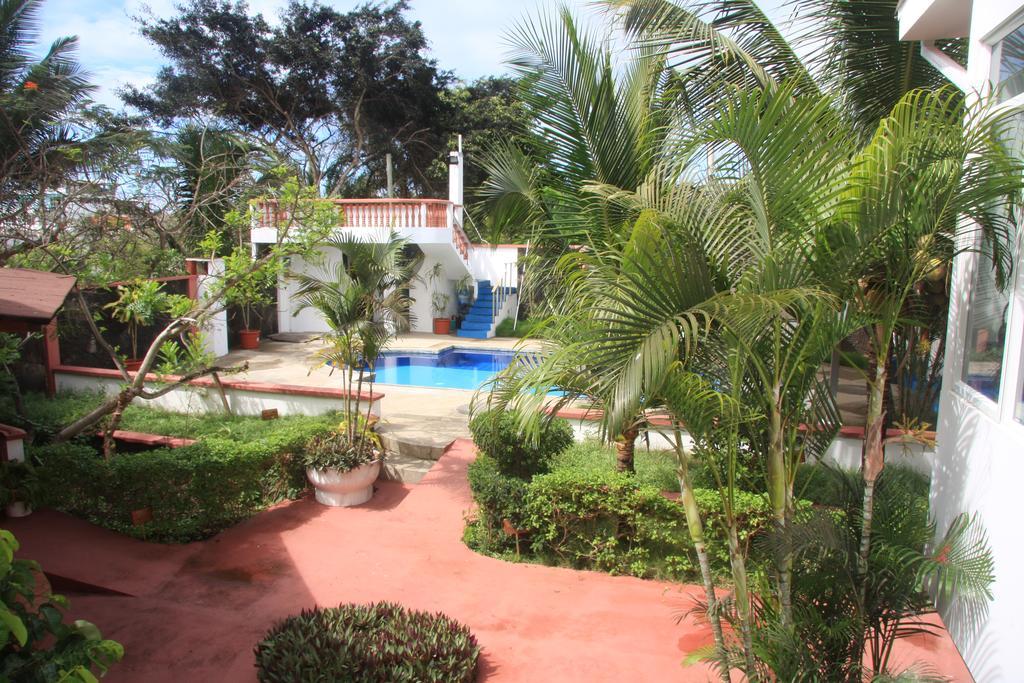 Hotel Dejavu Puerto Ayora  Extérieur photo