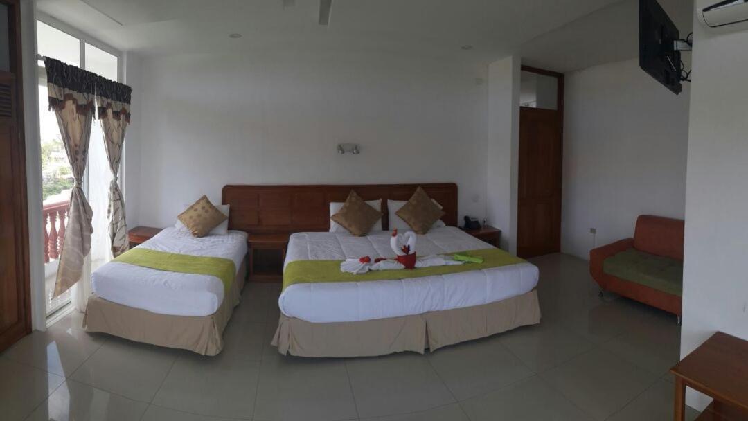 Hotel Dejavu Puerto Ayora  Extérieur photo