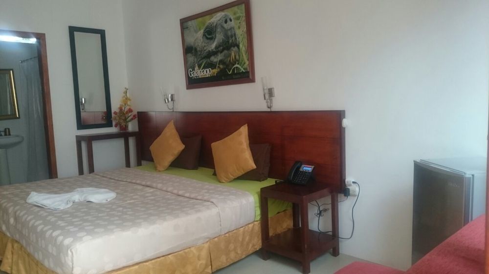 Hotel Dejavu Puerto Ayora  Extérieur photo