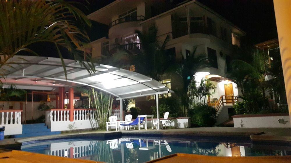 Hotel Dejavu Puerto Ayora  Extérieur photo