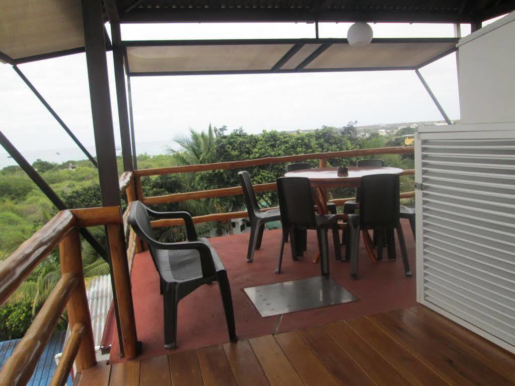 Hotel Dejavu Puerto Ayora  Extérieur photo