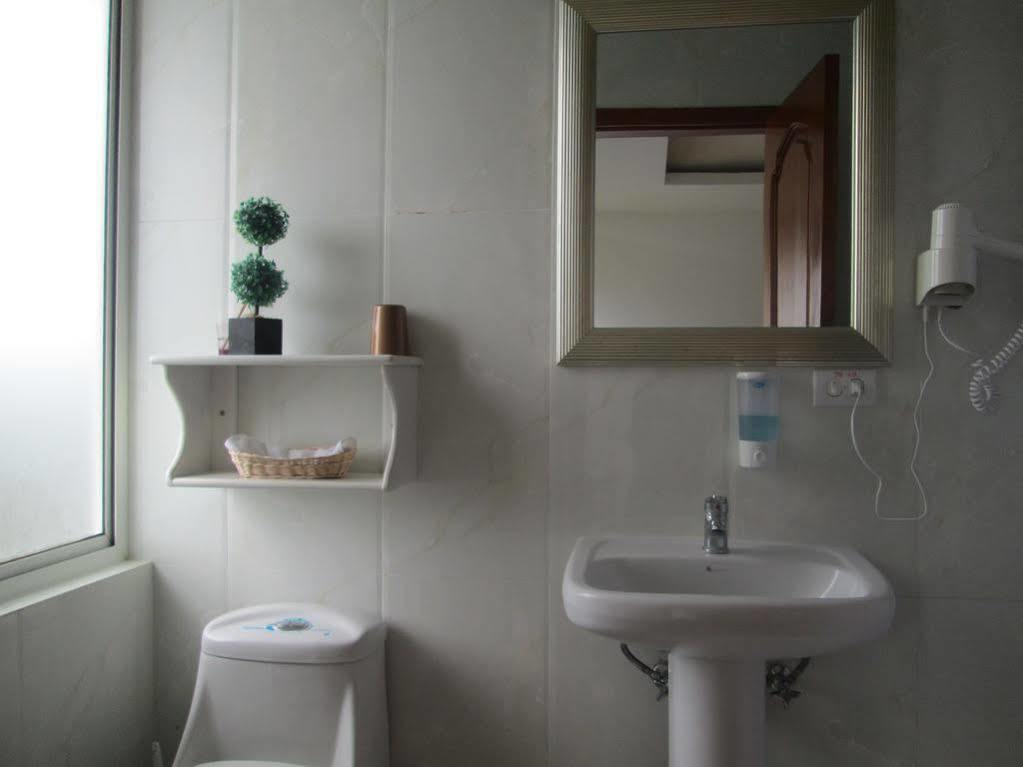 Hotel Dejavu Puerto Ayora  Extérieur photo
