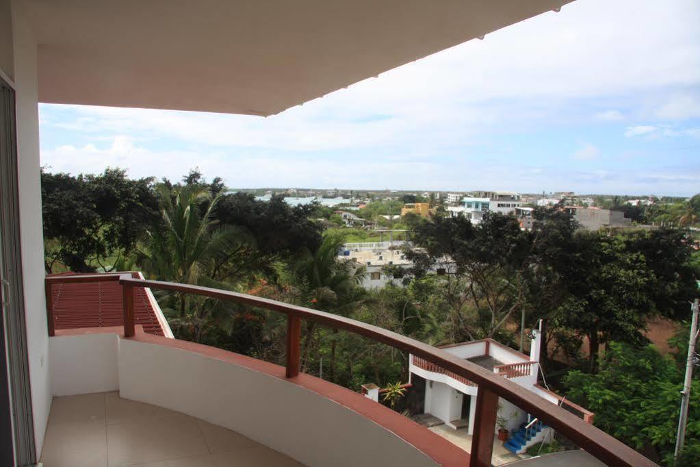 Hotel Dejavu Puerto Ayora  Extérieur photo
