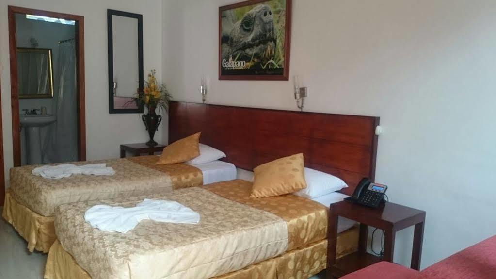 Hotel Dejavu Puerto Ayora  Extérieur photo