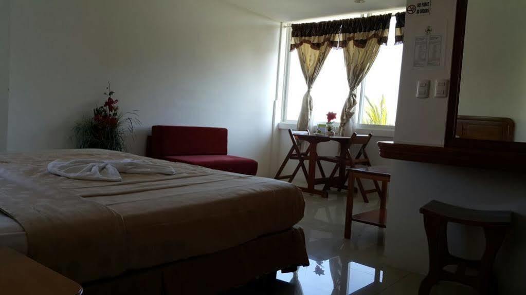 Hotel Dejavu Puerto Ayora  Extérieur photo