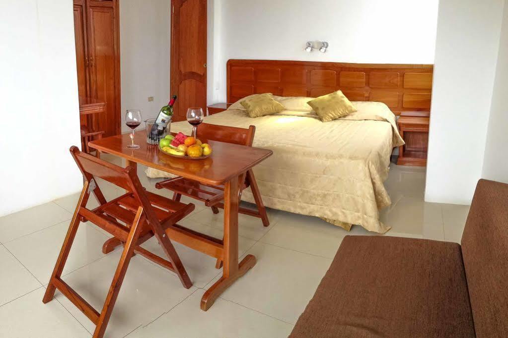 Hotel Dejavu Puerto Ayora  Extérieur photo