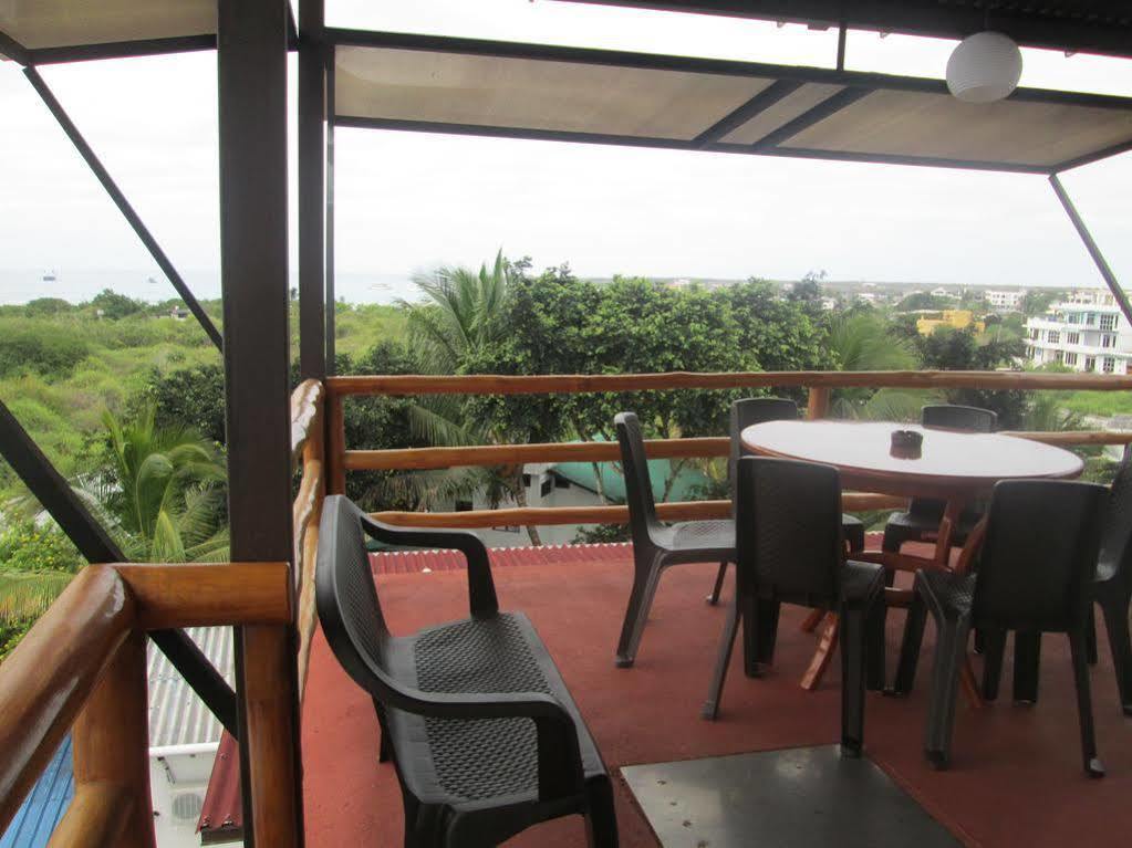 Hotel Dejavu Puerto Ayora  Extérieur photo