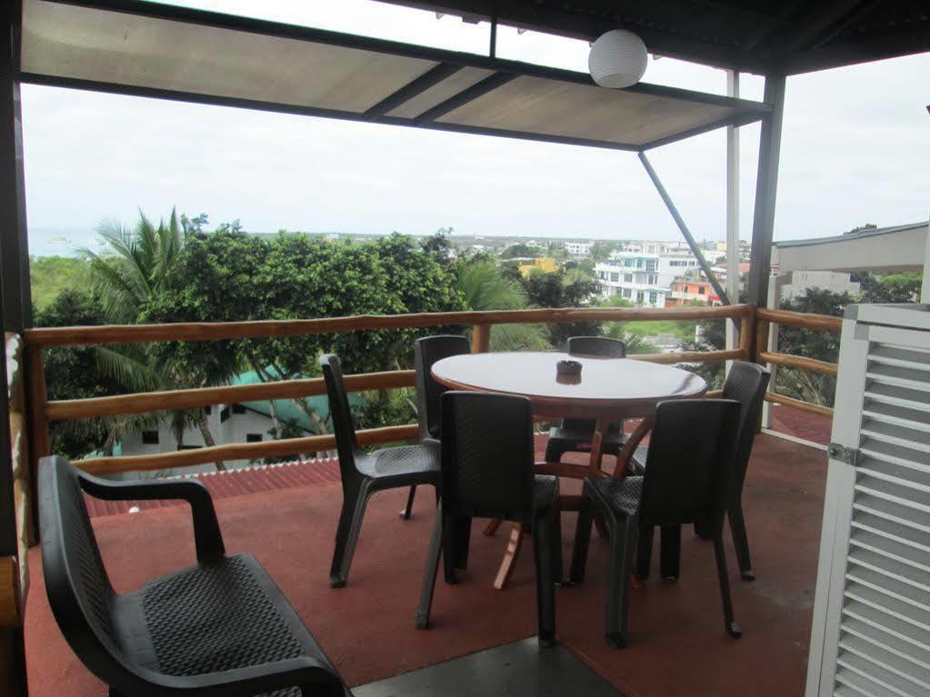 Hotel Dejavu Puerto Ayora  Extérieur photo
