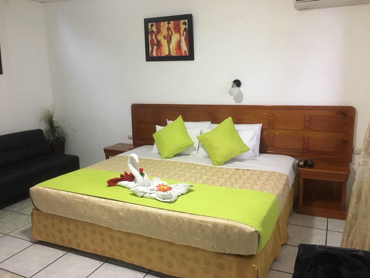 Hotel Dejavu Puerto Ayora  Extérieur photo