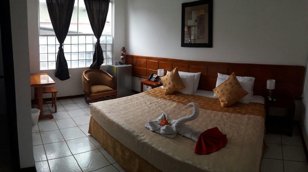 Hotel Dejavu Puerto Ayora  Extérieur photo