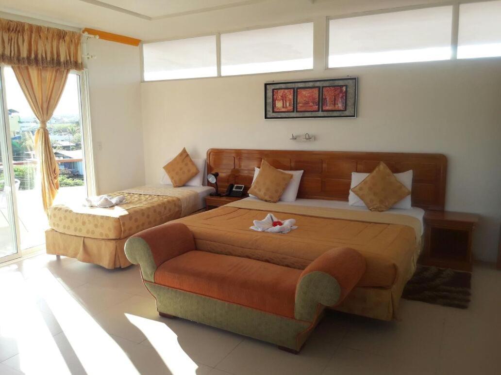 Hotel Dejavu Puerto Ayora  Extérieur photo