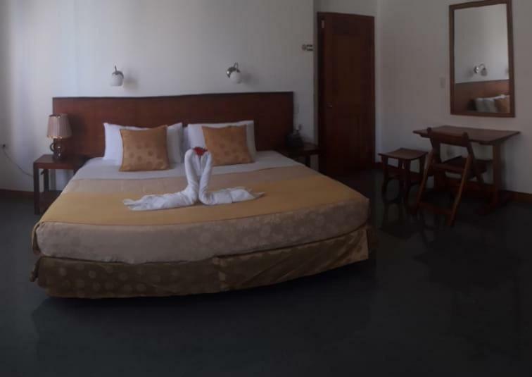 Hotel Dejavu Puerto Ayora  Extérieur photo