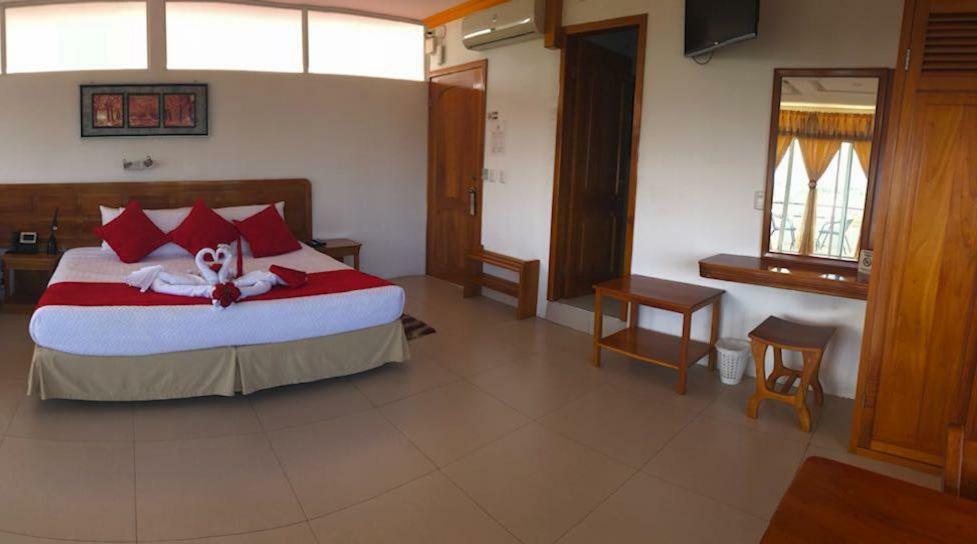 Hotel Dejavu Puerto Ayora  Extérieur photo